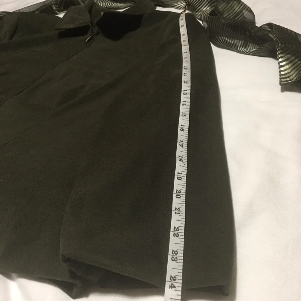 ✨️3 For $20✨️  Womens 18W hunter green faux suede zip jacket with silky scarf - Picture 6 of 7